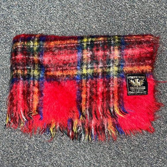 Authentic Tartan Plaid Wrap (Made in Scotland!) - Picture 2 of 3
